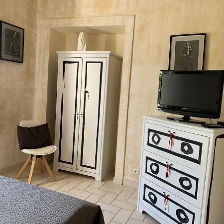 Le Chateau Des Anglades Hyeres Exterior photo